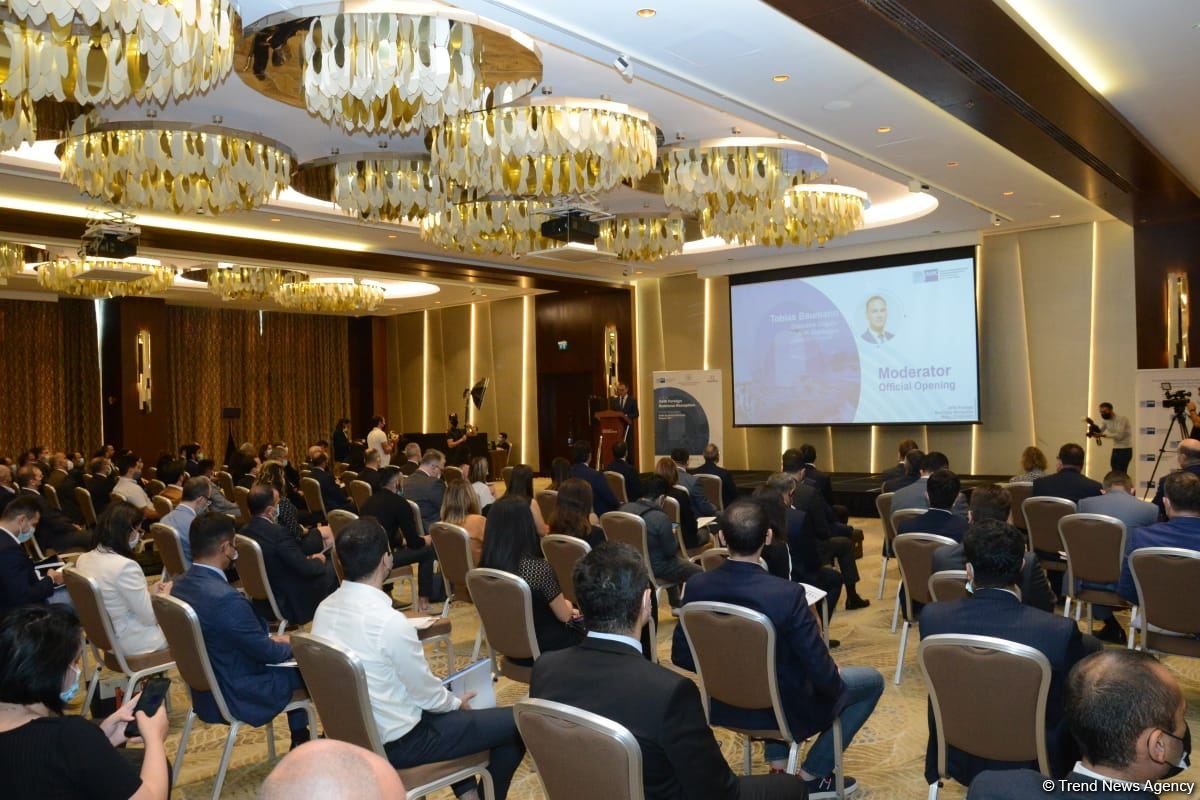 Azerbaijan's Minister of Economy talks recent business support applications (PHOTO)