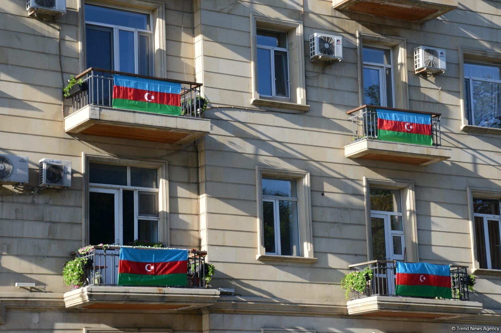 Streets of Baku decorated with Azerbaijani flags on Remembrance Day (PHOTO)
