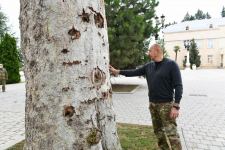 President Ilham Aliyev views conditions created in new house built on site of one destroyed in Tartar as result of Armenian armed forces’ missile attacks (PHOTO)