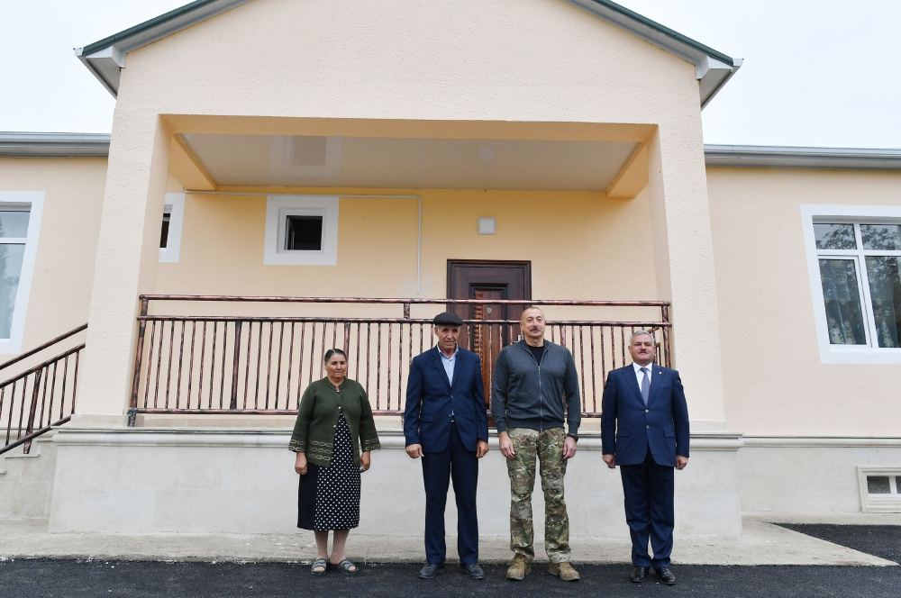 President Ilham Aliyev's sincere conversation with resident of Tartar city (PHOTO)