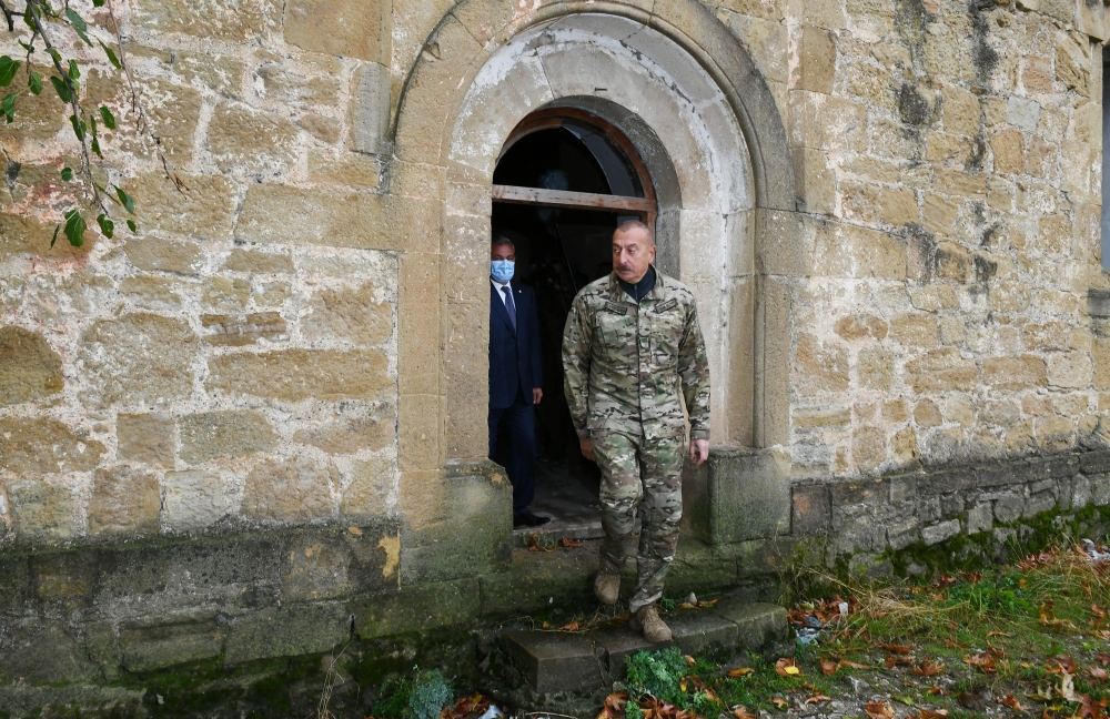 President Ilham Aliyev raises Azerbaijani flag in Talish village of Tartar district (PHOTO)