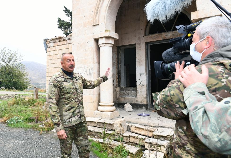 President Ilham Aliyev raises Azerbaijani flag in Talish village of Tartar district (PHOTO)