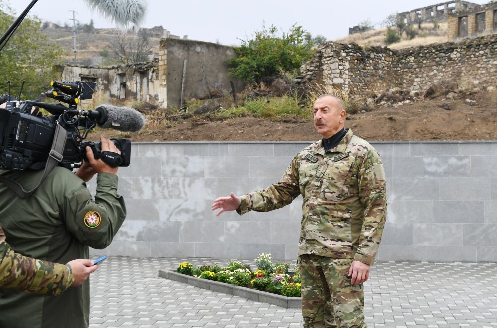 President Ilham Aliyev raises Azerbaijani flag in Talish village of Tartar district (PHOTO)