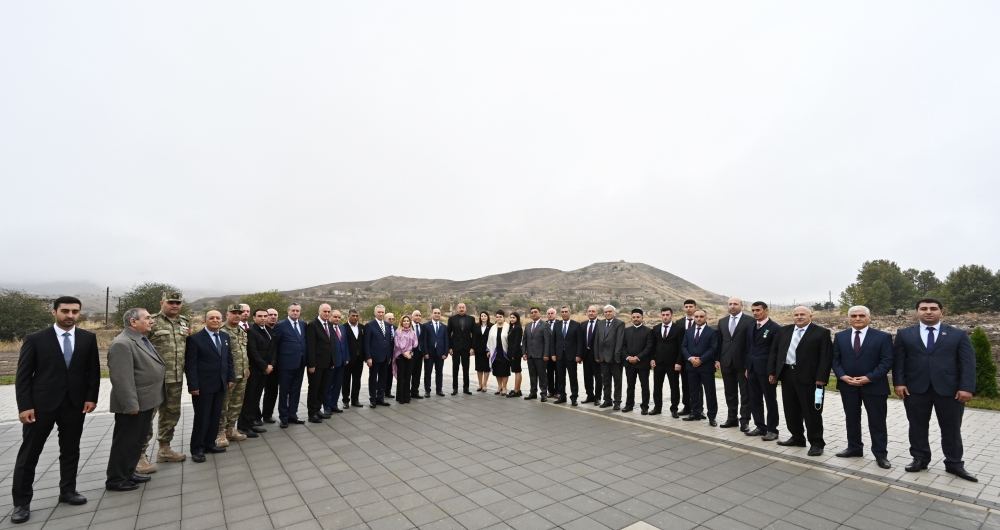 President Ilham Aliyev meets with members of Jabrayil general public, lays foundation of Memorial Complex and restoration of city (PHOTO)