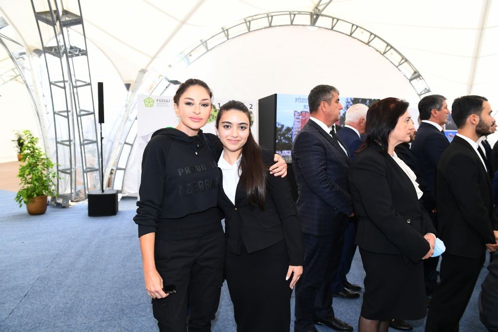 President Ilham Aliyev and First Lady Mehriban Aliyeva meet with members of general public of Fuzuli, lay foundation stone for Memorial Complex and for restoration of city (PHOTO)