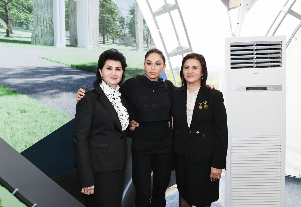 President Ilham Aliyev and First Lady Mehriban Aliyeva meet with members of general public of Fuzuli, lay foundation stone for Memorial Complex and for restoration of city (PHOTO)