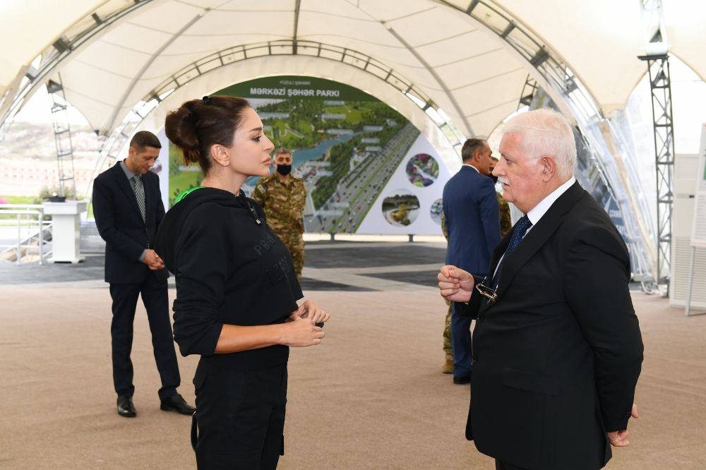 President Ilham Aliyev and First Lady Mehriban Aliyeva meet with members of general public of Fuzuli, lay foundation stone for Memorial Complex and for restoration of city (PHOTO)