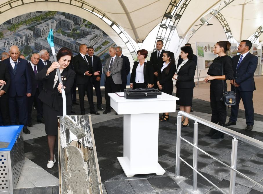 President Ilham Aliyev and First Lady Mehriban Aliyeva meet with members of general public of Fuzuli, lay foundation stone for Memorial Complex and for restoration of city (PHOTO)