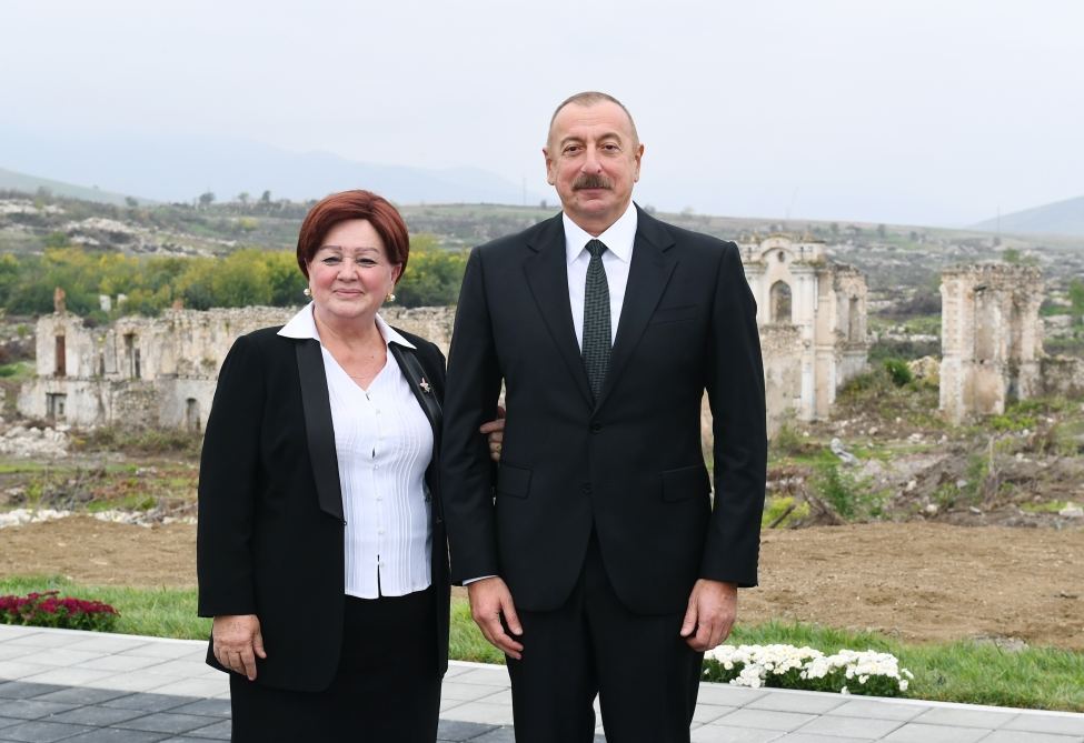 President Ilham Aliyev and First Lady Mehriban Aliyeva meet with members of general public of Fuzuli, lay foundation stone for Memorial Complex and for restoration of city (PHOTO)