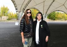 President Ilham Aliyev and First Lady Mehriban Aliyeva meet with members of Zangilan general public (PHOTO)