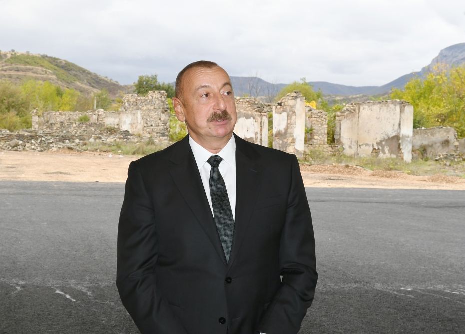 President Ilham Aliyev and First Lady Mehriban Aliyeva meet with members of Zangilan general public (PHOTO)