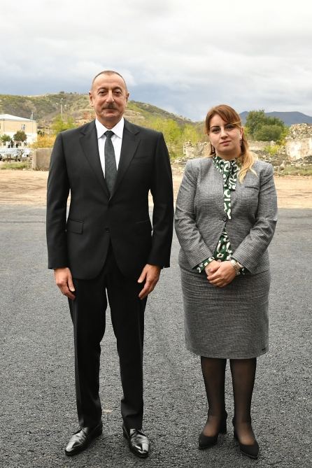 President Ilham Aliyev and First Lady Mehriban Aliyeva meet with members of Zangilan general public (PHOTO)