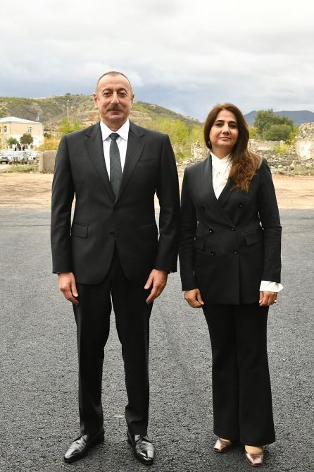 President Ilham Aliyev and First Lady Mehriban Aliyeva meet with members of Zangilan general public (PHOTO)