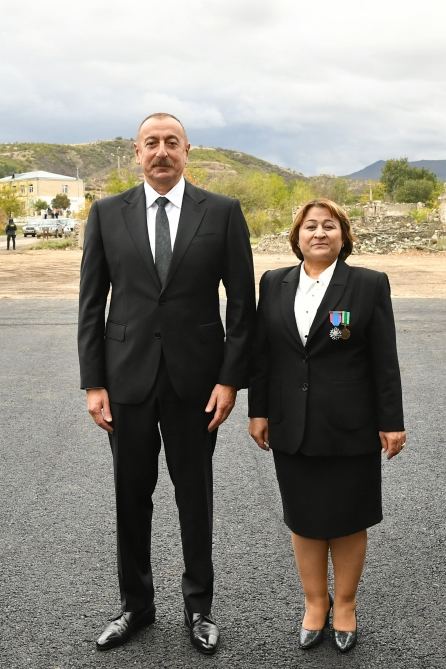 President Ilham Aliyev and First Lady Mehriban Aliyeva meet with members of Zangilan general public (PHOTO)