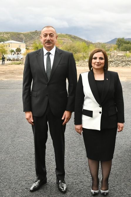 President Ilham Aliyev and First Lady Mehriban Aliyeva meet with members of Zangilan general public (PHOTO)