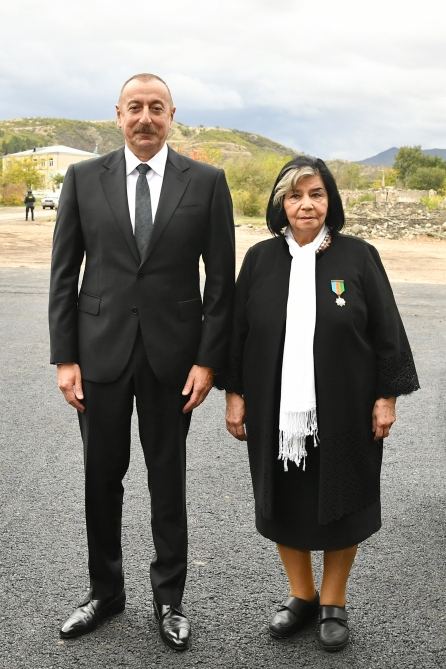 President Ilham Aliyev and First Lady Mehriban Aliyeva meet with members of Zangilan general public (PHOTO)