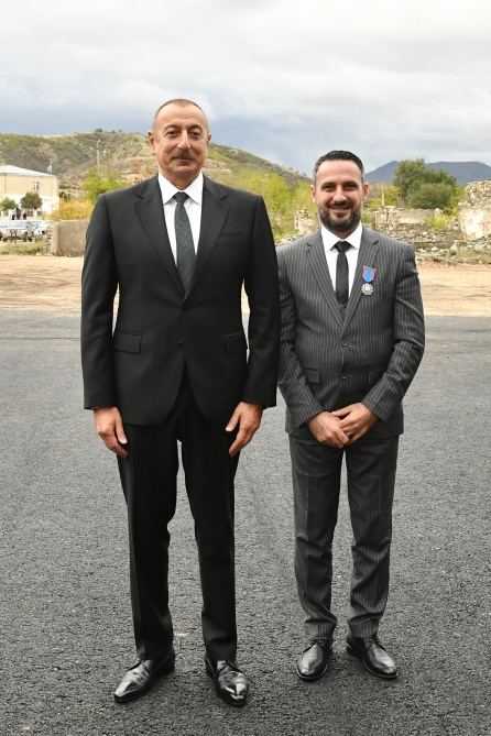 President Ilham Aliyev and First Lady Mehriban Aliyeva meet with members of Zangilan general public (PHOTO)