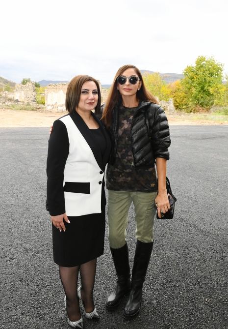 President Ilham Aliyev and First Lady Mehriban Aliyeva meet with members of Zangilan general public (PHOTO)