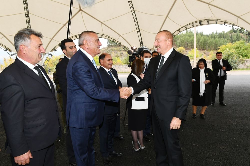 President Ilham Aliyev and First Lady Mehriban Aliyeva meet with members of Zangilan general public (PHOTO)