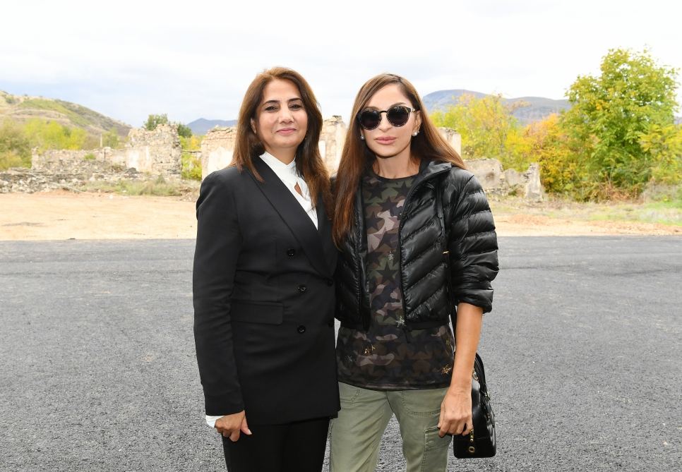 President Ilham Aliyev and First Lady Mehriban Aliyeva meet with members of Zangilan general public (PHOTO)
