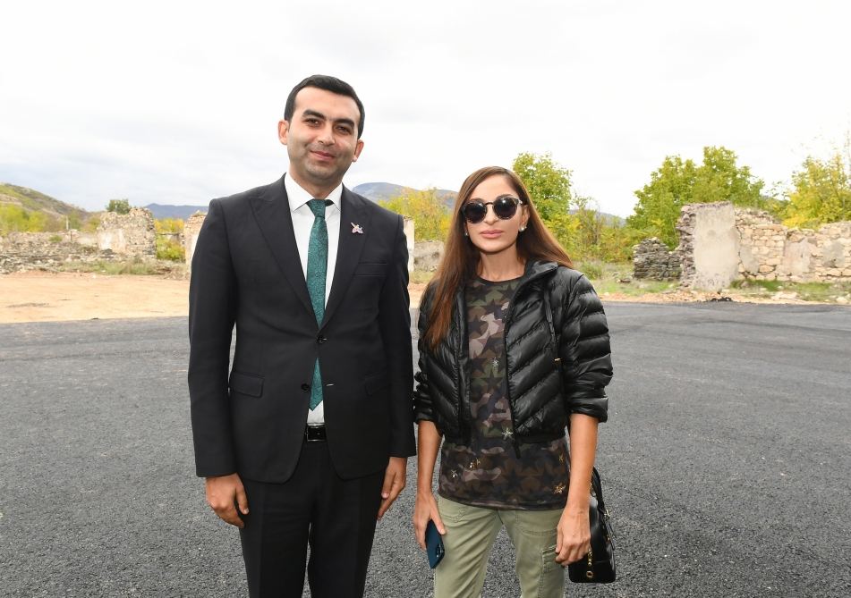 President Ilham Aliyev and First Lady Mehriban Aliyeva meet with members of Zangilan general public (PHOTO)