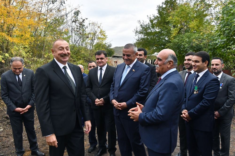 President Ilham Aliyev and First Lady Mehriban Aliyeva meet with members of Zangilan general public (PHOTO)