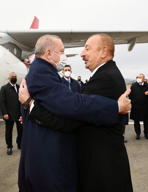 Turkish President Recep Tayyip Erdogan arrives in Azerbaijan. 
First official welcome ceremony held at Fuzuli International Airport (PHOTO/VIDEO)