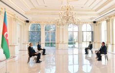 President Ilham Aliyev receives credentials of incoming Romanian ambassador (PHOTO/VIDEO)