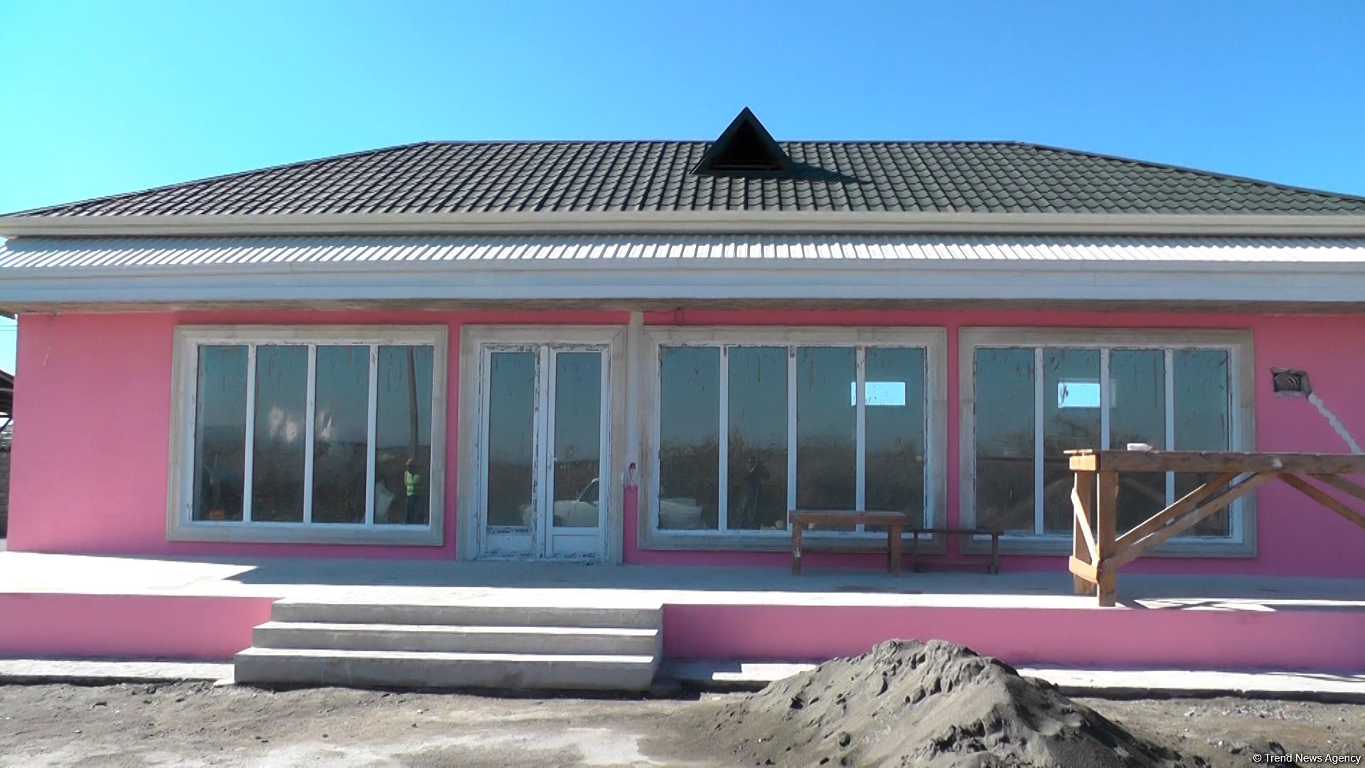 Azerbaijan talks ongoing work to restore houses damaged from Armenian shelling during Second Karabakh War - Trend TV (PHOTO)