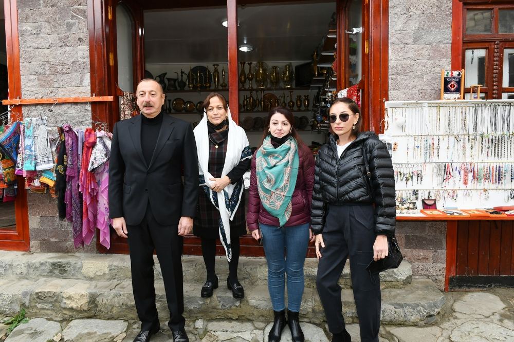 President Ilham Aliyev, First Lady Mehriban Aliyeva view reconstruction work carried out at Badoyun Mosque (FOTO)