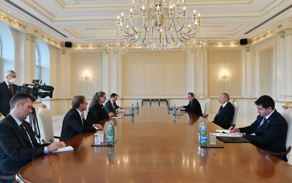 President Ilham Aliyev receives US Deputy Assistant Secretary of State (VIDEO)