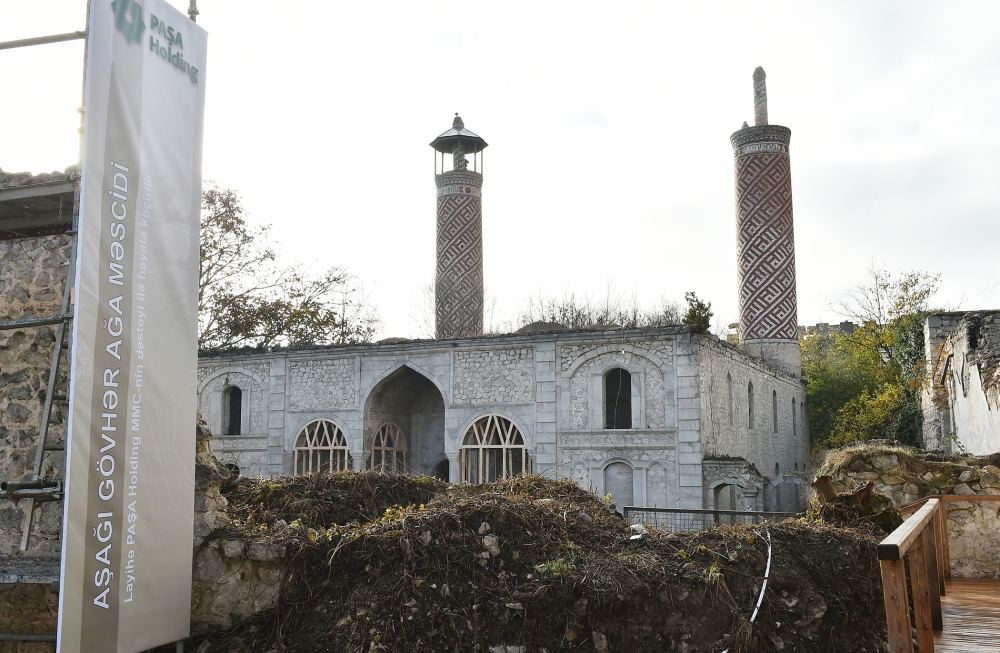 President Ilham Aliyev, First Lady review Heydar Aliyev Foundation’s restoration work in Ashaghi Govhar Agha Mosque in Azerbaijan's Shusha (PHOTO/VIDEO)