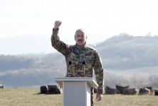 President, Commander-in-Chief of Armed Forces Ilham Aliyev makes speech in front of servicemen in Shusha (PHOTO/VIDEO)