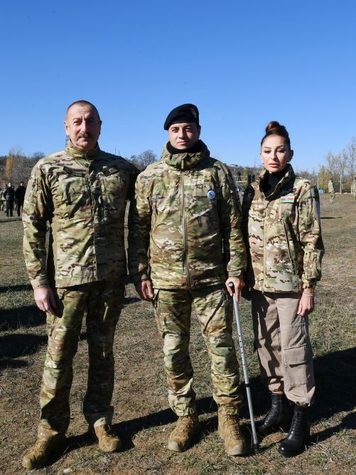 President, Commander-in-Chief of Armed Forces Ilham Aliyev makes speech in front of servicemen in Shusha (PHOTO/VIDEO)