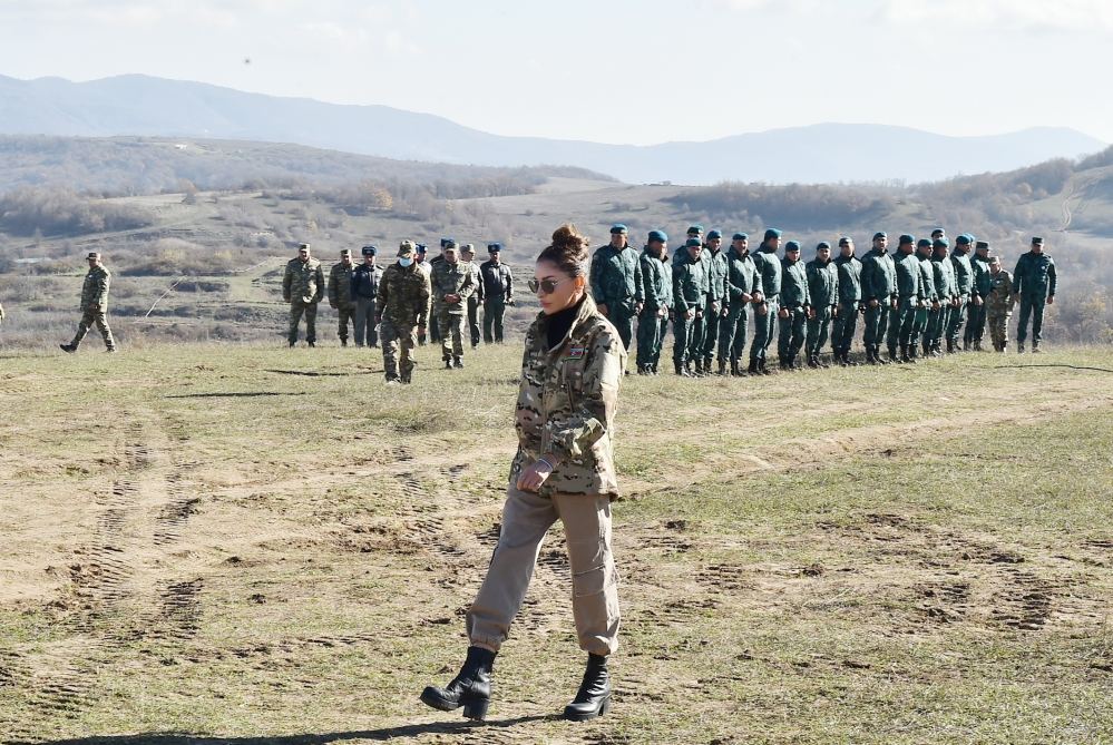 President, Commander-in-Chief of Armed Forces Ilham Aliyev makes speech in front of servicemen in Shusha (PHOTO/VIDEO)