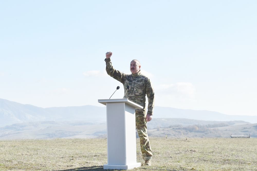 President, Commander-in-Chief of Armed Forces Ilham Aliyev makes speech in front of servicemen in Shusha (PHOTO/VIDEO)