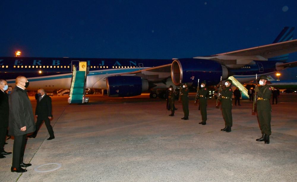 President Ilham Aliyev arrives in Turkey (PHOTO/VIDEO)