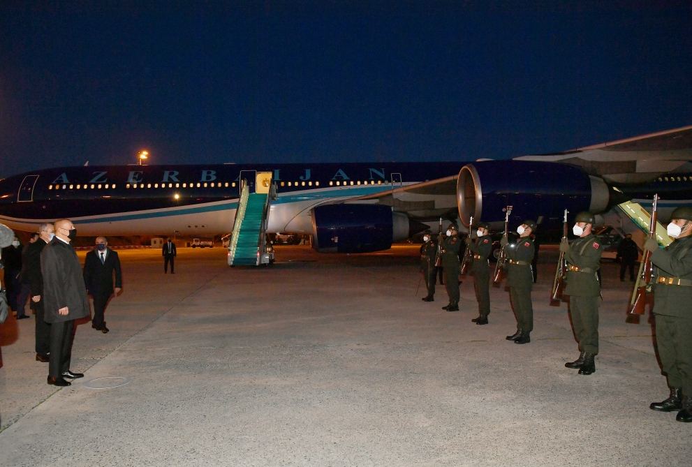 President Ilham Aliyev arrives in Turkey (PHOTO/VIDEO)