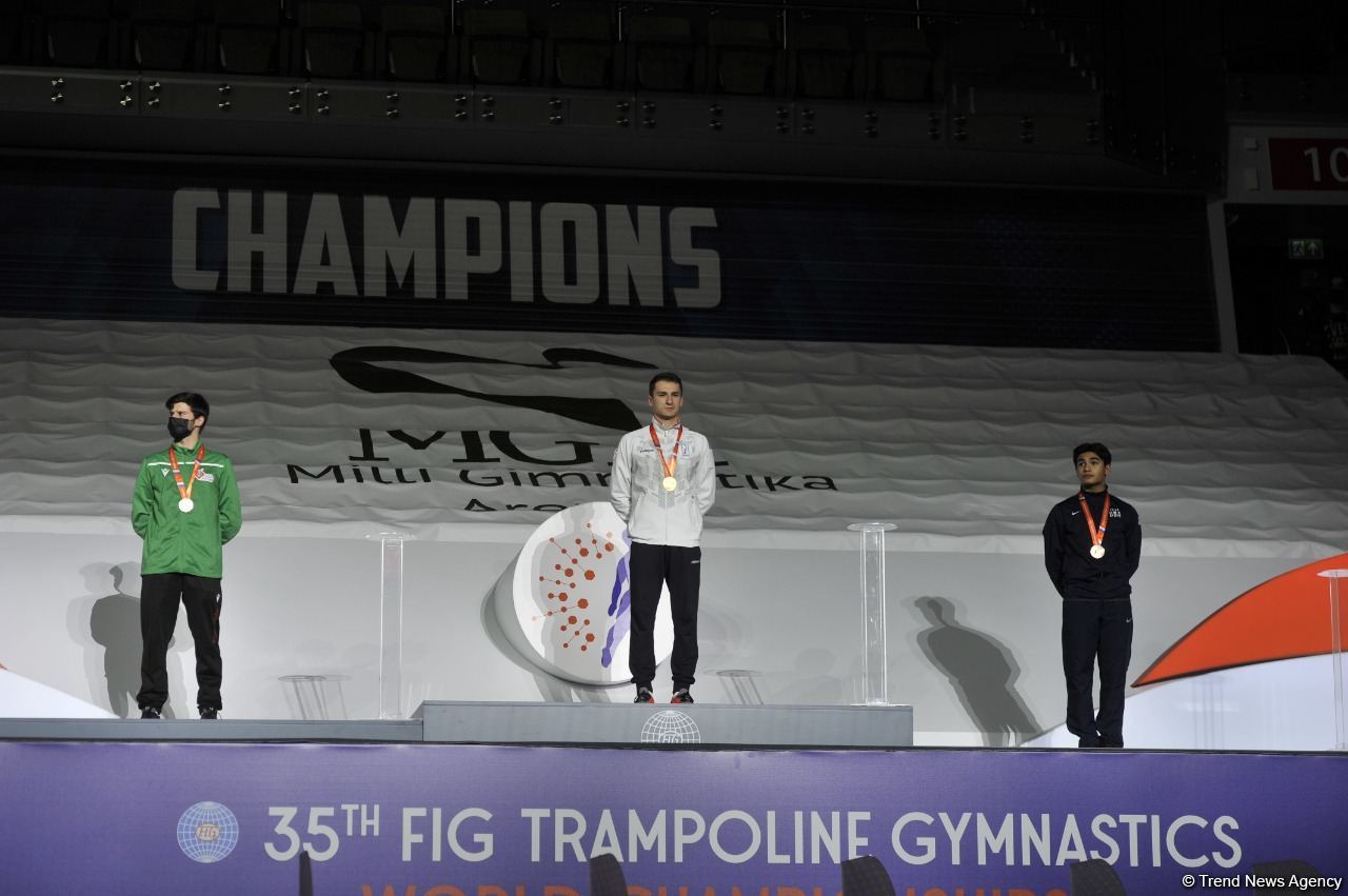 Baku holds award ceremony of winners on trampoline gymnastics and double mini-trampline (PHOTO)