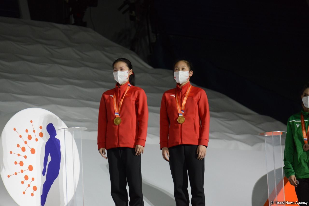 Baku holds award ceremony of winners in synchronized trampoline program (PHOTO)