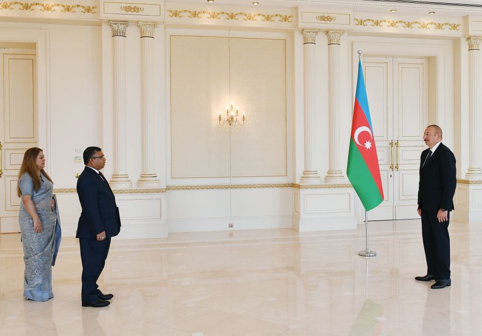 President Ilham Aliyev receives credentials of incoming Bangladeshi ambassador (PHOTO/VIDEO)