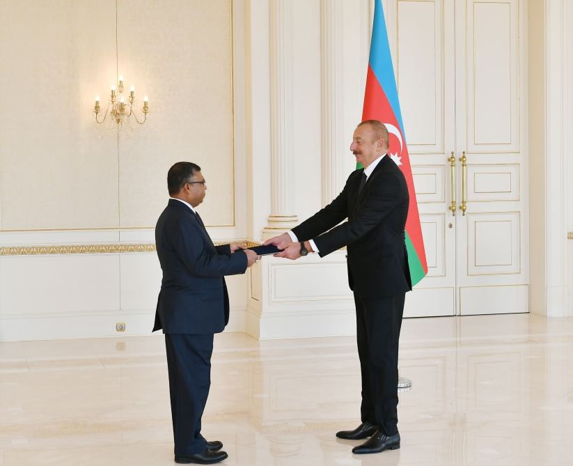 President Ilham Aliyev receives credentials of incoming Bangladeshi ambassador (PHOTO/VIDEO)