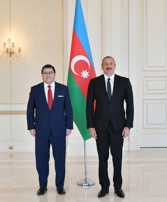 President Ilham Aliyev receives credentials of incoming Chilean ambassador (PHOTO/VIDEO)