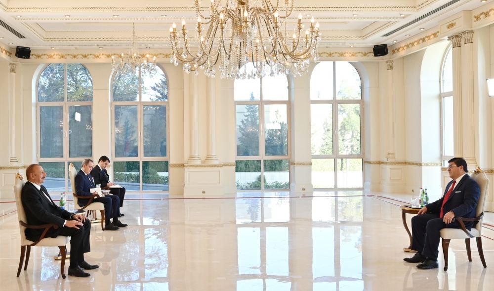 President Ilham Aliyev receives credentials of incoming Chilean ambassador (PHOTO/VIDEO)