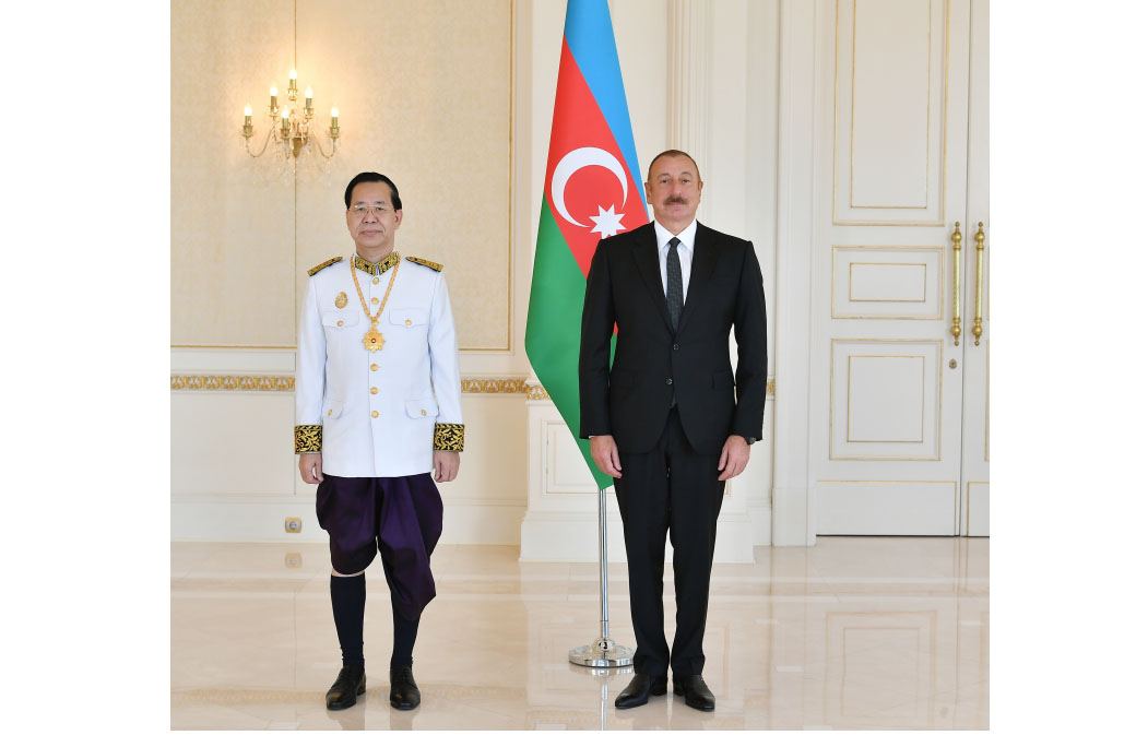 President Ilham Aliyev receives credentials of incoming Cambodian ambassador (PHOTO/VIDEO)