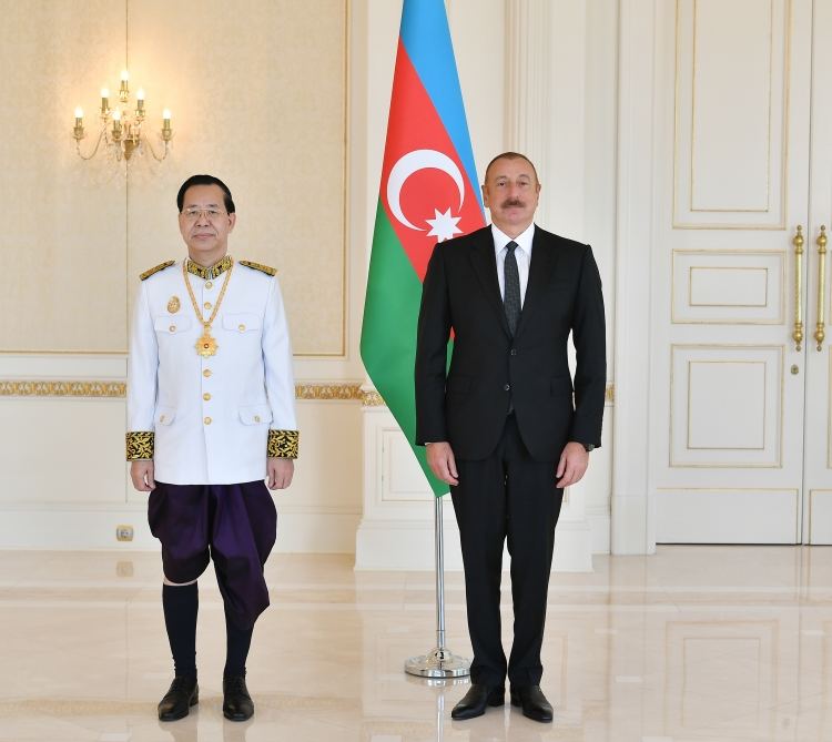 President Ilham Aliyev receives credentials of incoming Cambodian ambassador (PHOTO/VIDEO)