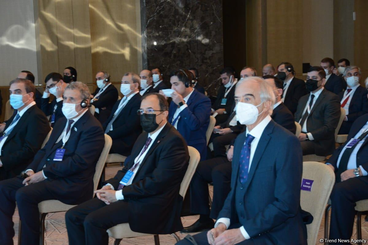 Baku holds int’l forum titled ‘Nizami Ganjavi: Bridge between Cultures’ (PHOTO)