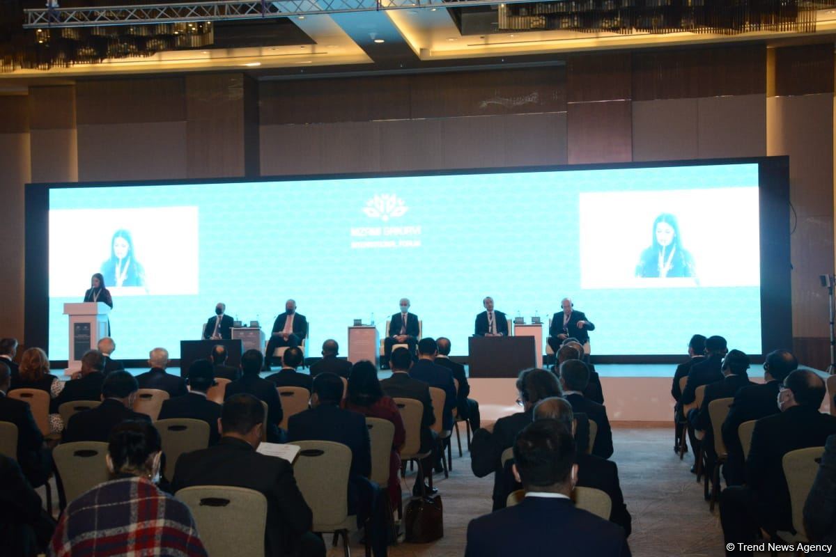 Baku holds int’l forum titled ‘Nizami Ganjavi: Bridge between Cultures’ (PHOTO)