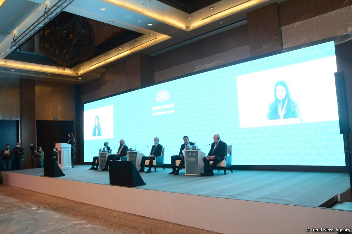 Baku holds int’l forum titled ‘Nizami Ganjavi: Bridge between Cultures’ (PHOTO)