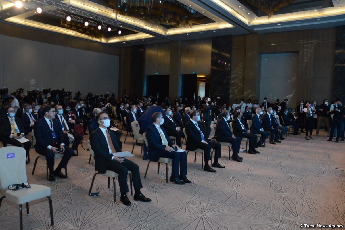 Baku holds int’l forum titled ‘Nizami Ganjavi: Bridge between Cultures’ (PHOTO)